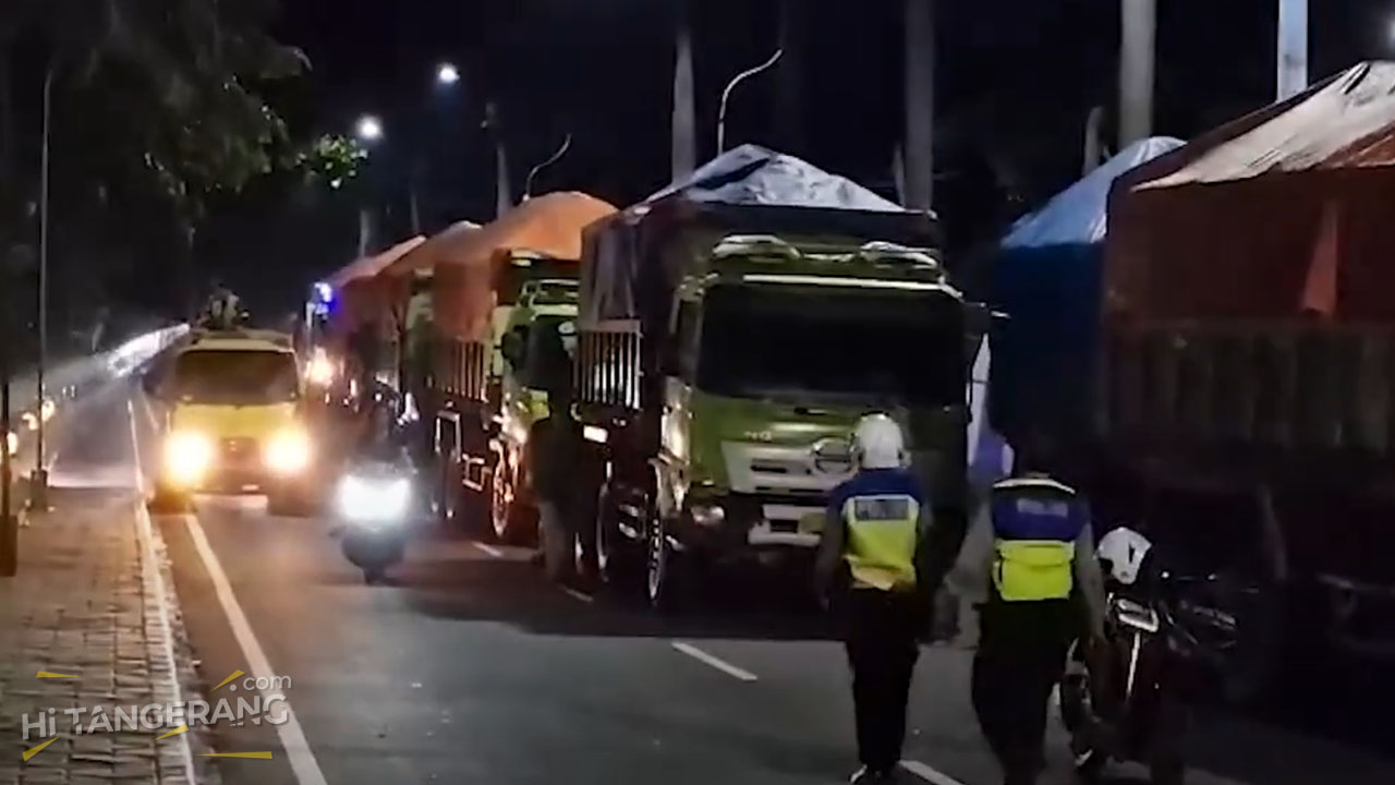 Truk Tanah Ditilang Satlantas di Tangerang Karena Langgar Jam Operasional