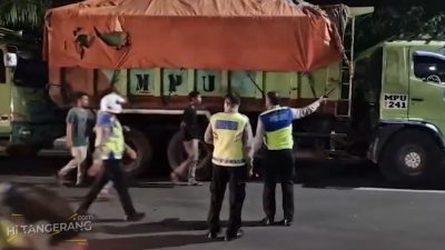 Truk Tanah Ditilang Satlantas di Tangerang Karena Langgar Jam Operasional